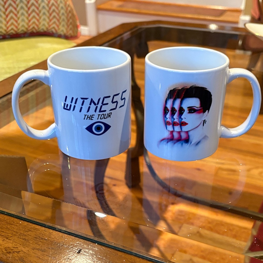 Witness The Tour White Mugs Set